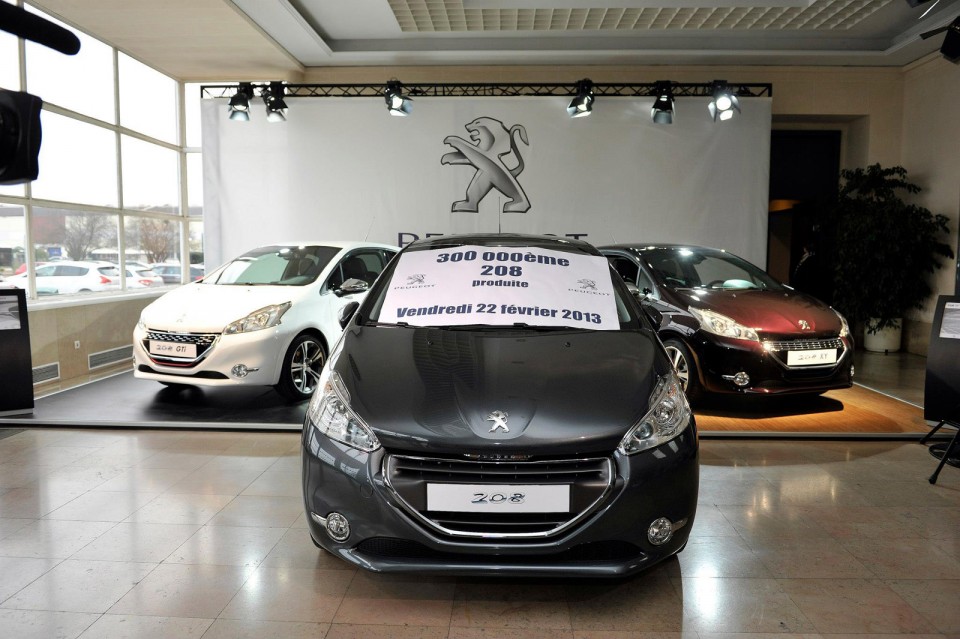 Remise des clés de la 300 000 ème Peugeot 208 à Poissy - 014